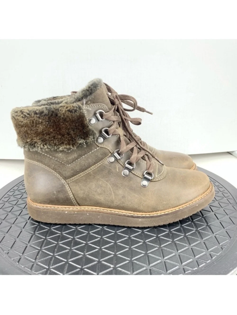 Clarks Women‎ 37.5 Size 7 Boots Brown Leather Faux Fur Lined Shoes Ankle Booties